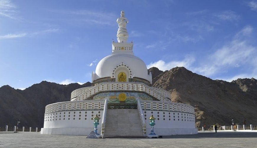 Shanti Stupa Leh, Himalayan Travel world